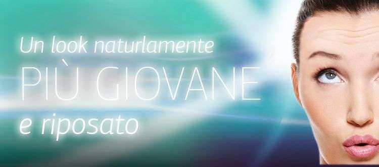 La tossina botulinica nel centro di medicina estetica a Monza. La tossina botulinica è uno dei trattamenti di medicina estetica più richiesti. Infatti la procedura è semplice, indolore ed economica. Riduce le rughe di espressione del volto agendo proprio sulla causa della loro formazione. Inoltre garantisce risultati duraturi per 4-5 mesi. Come funziona la tossina botulinica ? Il farmaco riduce la contrazione dei muscoli mimici. Questi sono i muscoli che permettono al volto di eseguire tutti i movimenti. Ma i muscoli su cui agisce il farmaco sono quelli che inducono la formazione delle rughe. In particolare quelle della fronte, della glabella e del contorno degli occhi. Queste ultime sono anche conosciute come rughe delle zampe di gallina. Precisamente quali muscoli e quali rughe del volto interessa: La tossina botulinica è indicata per la riduzione di: - rughe orizzontali della fronte, agendo sul muscolo frontale; - rughe della zona tra le sopracciglia, agendo sui muscoli corrugatori; - quelle del contorno occhi, agendo sui muscoli orbicolari dell’occhio; - infine le rughe intorno alla bocca, conosciuto come “codice a barre”. Inoltre ci sono altre aree di trattamento. Per esempio la tossina botulinica ci permette di attenuare le “bande platismatiche”. Queste si formano nel collo e sono dovute alla formazione di cordoncini verticali. Pertanto la tossina ci permette nel collo di ottenere un effetto lifting. Ancora, si possono attenuare le rughe della marionetta. Si tratta dei solchi che tendono a stirare verso il basso gli angoli della bocca, producendo un’espressione triste. Non aspettare, ringiovanisci il tuo volto! Scopri i benefici de La tossina botulinica nel centro di medicina estetica a Monza. Vieni a trovarci nel nostro centro medico a Vedano al Lambro. Siamo all’interno del centro polispecialistico Paiusco, in via Adamello 12. Contatta pure la segreteria unica al n. 067012470. La tossina botulinica nel centro di medicina estetica a Monza